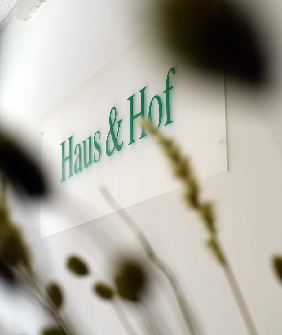 HausundHofSign