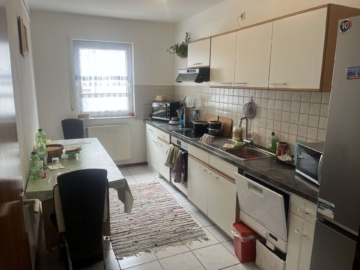 Küche - Charmante 3-Zimmer-Wohnung mit Balkon