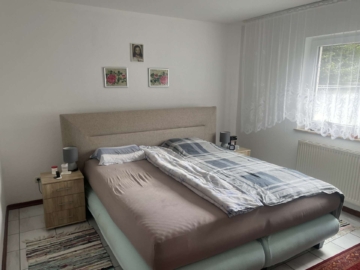 Schlafzimmer - Charmante 3-Zimmer-Wohnung mit Balkon