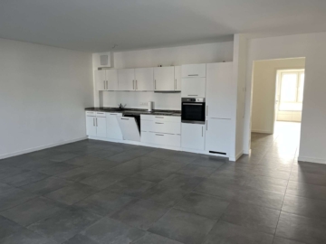 Wohn-Esszimmer mit offener Küc - großzügig geschnittene Eigentumswohnung mit Balkon u. Dachterrasse