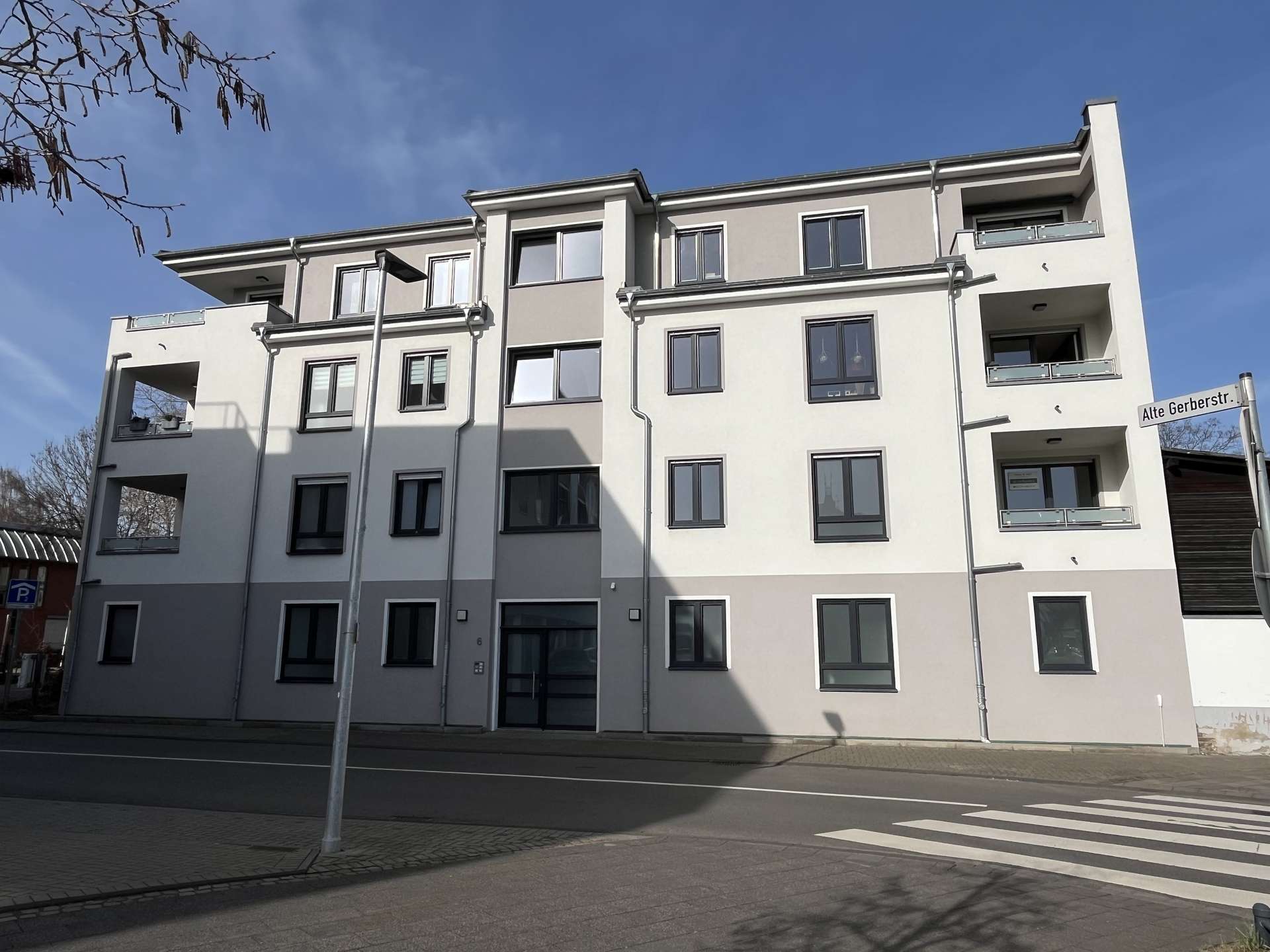 großzügig geschnittene Eigentumswohnung mit Balkon u. Dachterrasse, 53879 Euskirchen, Etagenwohnung