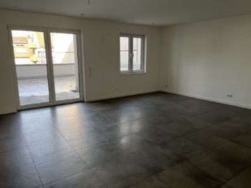 Wohn-Esszimmer mit offener Küc - großzügig geschnittene Eigentumswohnung mit Balkon u. Dachterrasse