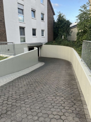 großzügige Fahrspur - Stellplatz in Tiefgarage zu vermieten