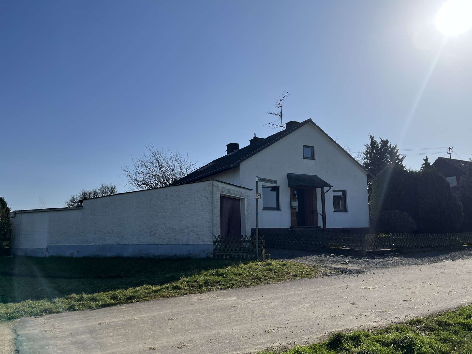 Einfamilienhaus auf großem Grundstück mit Ausbaupotential, 53902 Bad Münstereifel, Einfamilienhaus