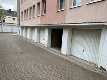 Garageneinfahrt - Einzelgarage zu vermieten