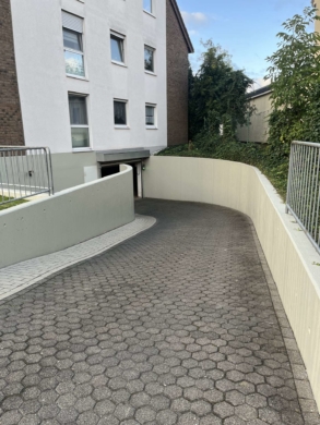 großzügige Fahrspur - Stellplatz in Tiefgarage zu vermieten