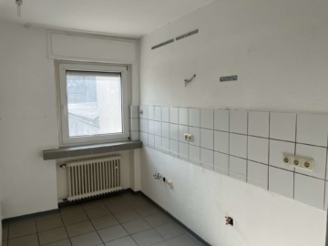 Küche - Charmante 3-Zimmer-Wohnung in einem ruhigen Zweiparteienhaus - Hochparterre