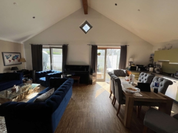 Wohn- u. Essbereich - Zweifamilienhaus sucht neuen Eigentümer als Kapitalanleger und Eigennutzer!