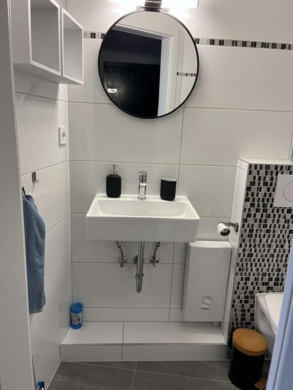 Duschbad - möbliertes Apartment im Stadtzentrum