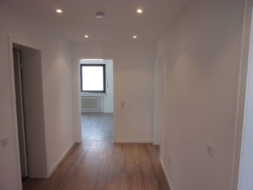 Diele - Gut geschnittene 3-Zimmerwohnung mit Balkon im Herzen Euskirchens auf 69 m² mit Ambiente und Umfeld