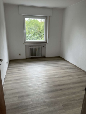 1. Schlafzimmer - 3-Zimmerwohnung in Stadtnähe ***WBS erforderlich***
