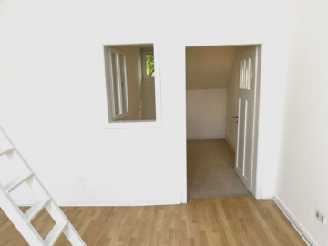 Blick ins Büro - Wohnen im Altbau mit Charme und Flair