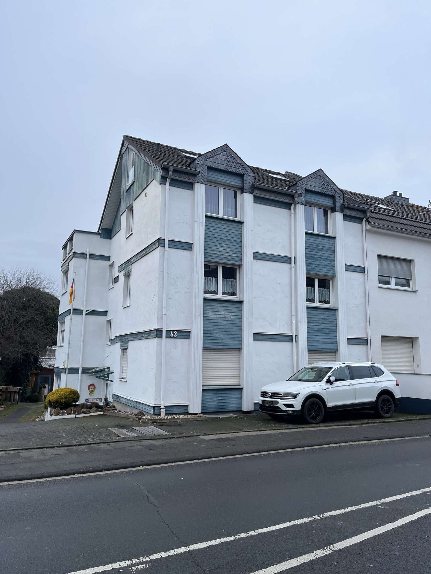 Kapitalanlage mit Entwicklungspotenzial – 2 vermietete Wohneinheiten in gepflegter 3-Parteien-WEG, 53879 Euskirchen, Maisonettewohnung