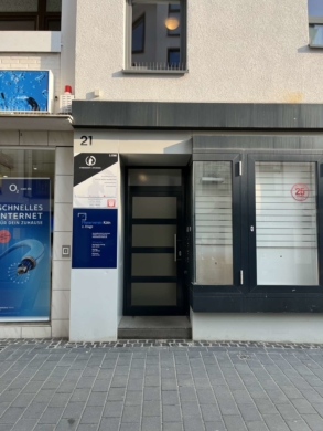 Hauszugang - Büro/Praxis in TOP-Sichtlage der Euskirchener Fußgängerzone mit Dachterrasse