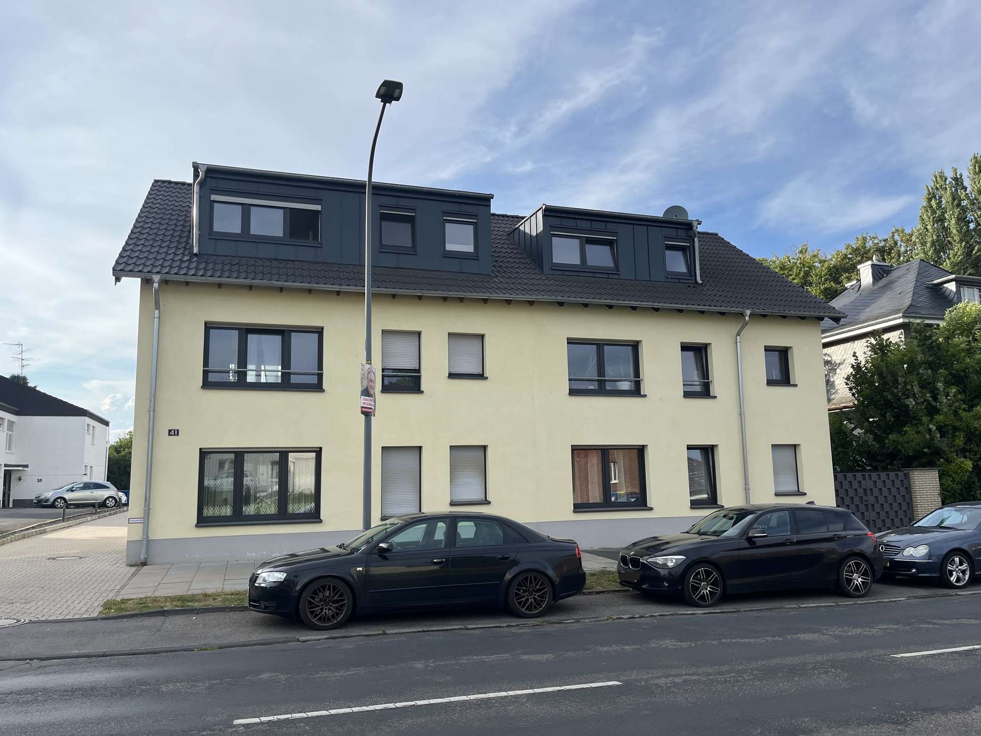 Moderne 3-Zimmer-Dachgeschosswohnung mit Sonnenbalkon, Aufzug, Fußbodenheizung & Stellplatz, 53909 Zülpich, Dachgeschosswohnung