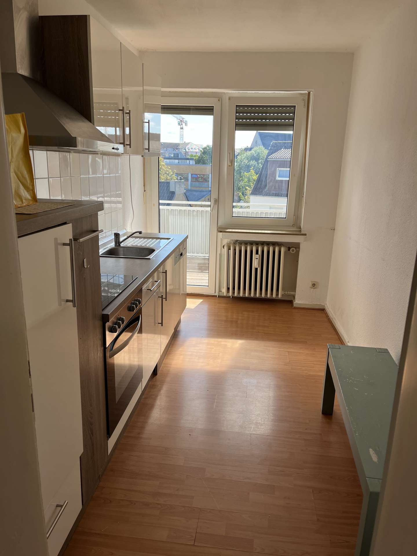 renovierungsbedürftige Dachgeschosswohnung mit Balkon im Stadtzentrum, 53879 Euskirchen, Dachgeschosswohnung
