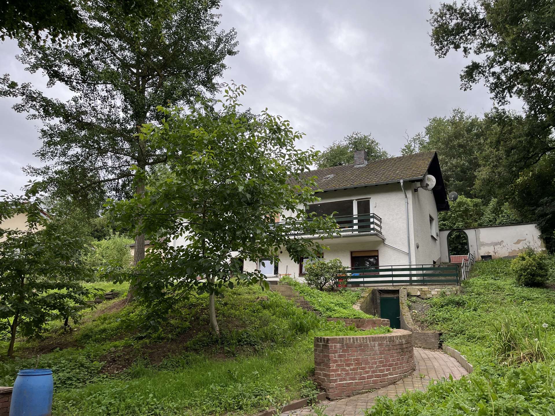 Einfamilienhaus mit Einliegerwohnung in Ortsrandlage, 53881 Euskirchen, Einfamilienhaus