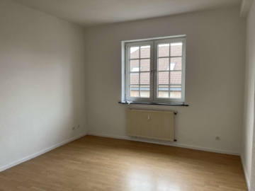 Wohnzimmer - renovierte 2-Zimmerwohnung am Rande der Südstadt