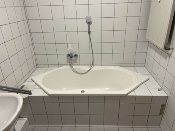 Dusch- u. Wannenbad - Raumwunder in der Fußgängerzone von Euskirchen mit GROßER Dachterrasse !