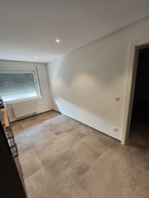 Küche - Erstbezug nach Sanierung: barrierefreie Souterrainwohnung mit PkW-Stellplatz u. Einbauküche
